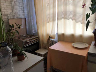 Apartament cu 3 camere, 62 m², 6 cartier, Bălți foto 1