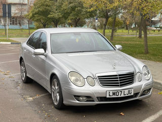 Mercedes E-Class foto 2