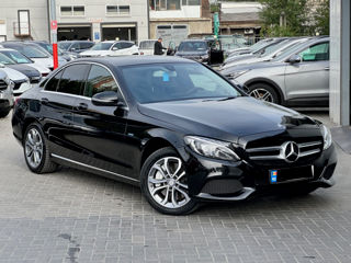 Mercedes C-Class foto 1