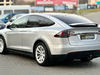 Tesla Model X foto 4