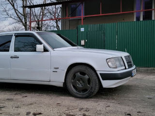 Mercedes Series (W124)