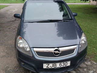 Opel Zafira foto 2