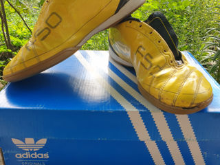 Vind bampuri Adidas marimea 38,5. foto 1