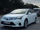 Toyota Avensis foto 4