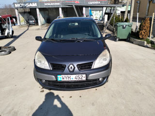 Renault Grand Scenic foto 2