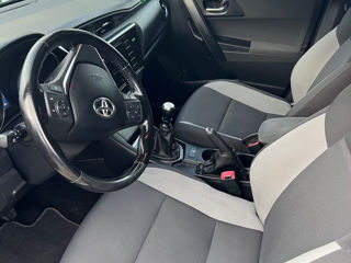 Toyota Auris foto 2