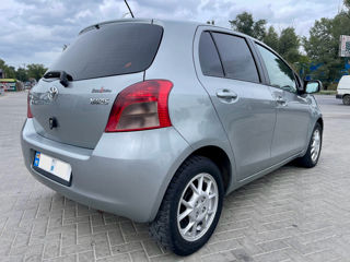 Toyota Yaris foto 2