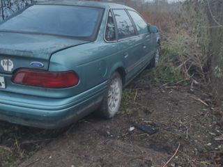 Ford Taurus foto 4