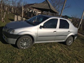 Dacia Logan foto 2