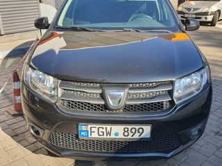 Dacia Logan foto 1