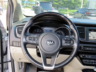 KIA Carnival foto 6