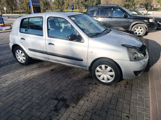 Renault Clio foto 6