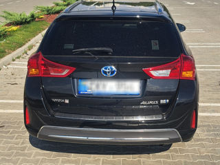 Toyota Auris foto 1