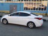 Hyundai Elantra foto 7