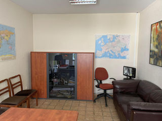 Camere separate (130m2) de inchiriat intr-o cladire de birouri, in centru, str. A. Sciusev- B.Bodoni