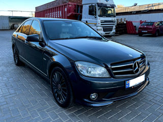 Mercedes C-Class foto 9