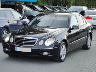 Mercedes E-Class foto 1