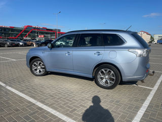 Mitsubishi Outlander foto 3