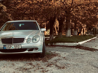 Mercedes E-Class foto 1