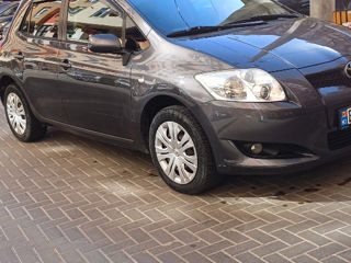 Toyota Auris foto 1