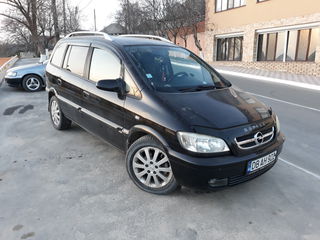 Opel Zafira foto 1