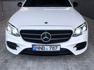 Mercedes E-Class foto 1