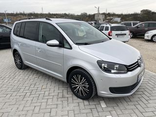 Volkswagen Touran foto 4