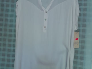 Vind 2 bluze albe noi,L-XL;M-L; calitative,trimit prin posta,ambele Italia,