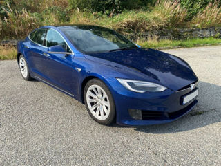 Tesla Model S foto 1