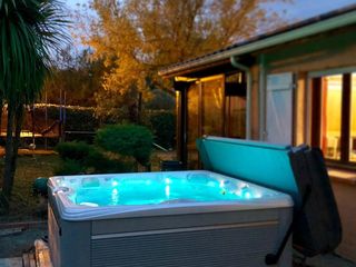 Livrare, montare Jacuzzi SPA - mini piscina/cada de exterior cu hidromasaj foto 4