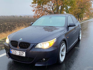 BMW 5 Series foto 2