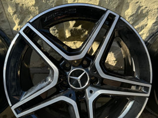 Mercedes OEM AMG 5 Twin Spoke R18 foto 4