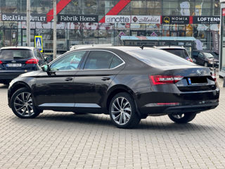 Skoda Superb foto 3