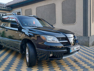 Mitsubishi Outlander foto 1