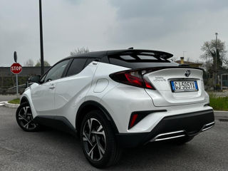 Toyota C-HR foto 2