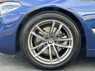 BMW 5 Series foto 3