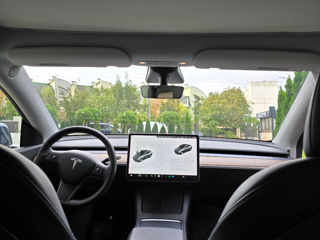 Tesla Model Y foto 7