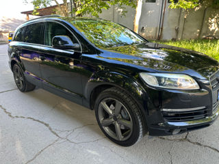 Audi Q7 foto 1