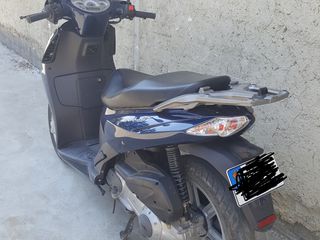 Aprilia Sportcity 300 foto 2