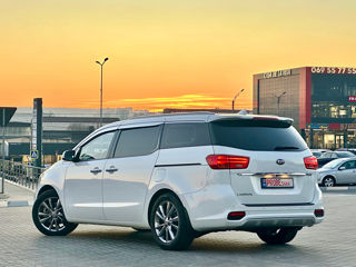 KIA Carnival foto 4