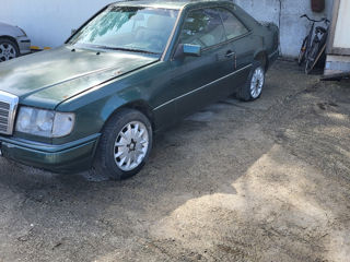 Mercedes Series (W124)