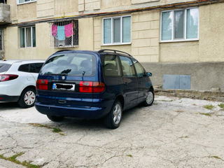 Volkswagen Sharan foto 2