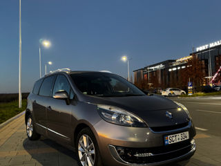 Renault Grand Scenic foto 2