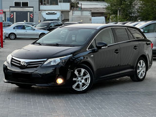 Toyota Avensis foto 1