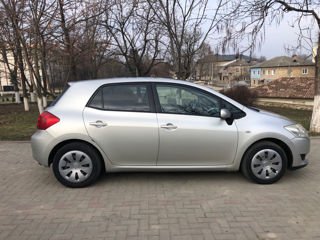 Toyota Auris foto 1