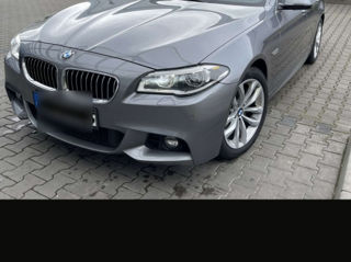 BMW 5 Series Touring foto 4