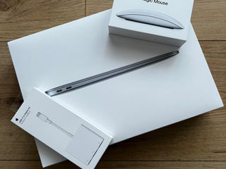 MacBook Air 13 M1, 256 GB, Gri + Magic Mouse 2 + USB-C la Digital AV + cablu HDMI-3m
