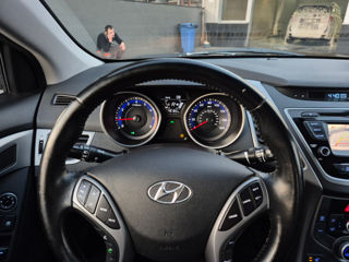 Hyundai Elantra foto 10