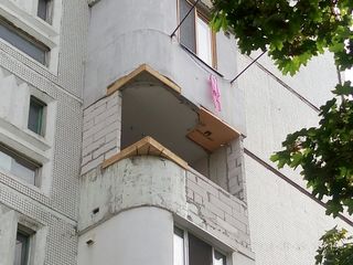 Расширение балкона по основанию плиты. Расширение балкона лоджии. Расширение балкона и кладка! foto 7