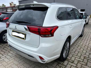 Mitsubishi Outlander foto 3